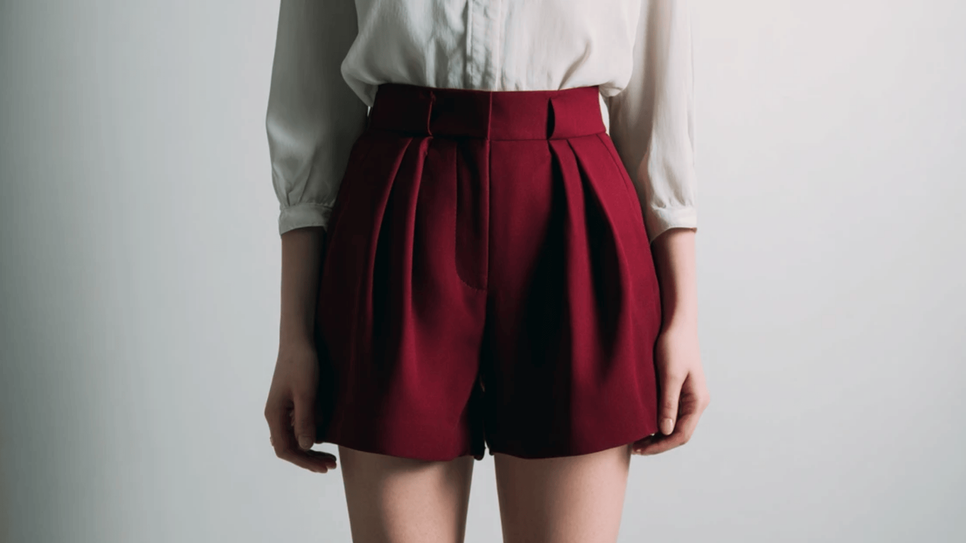 Pleated shorts