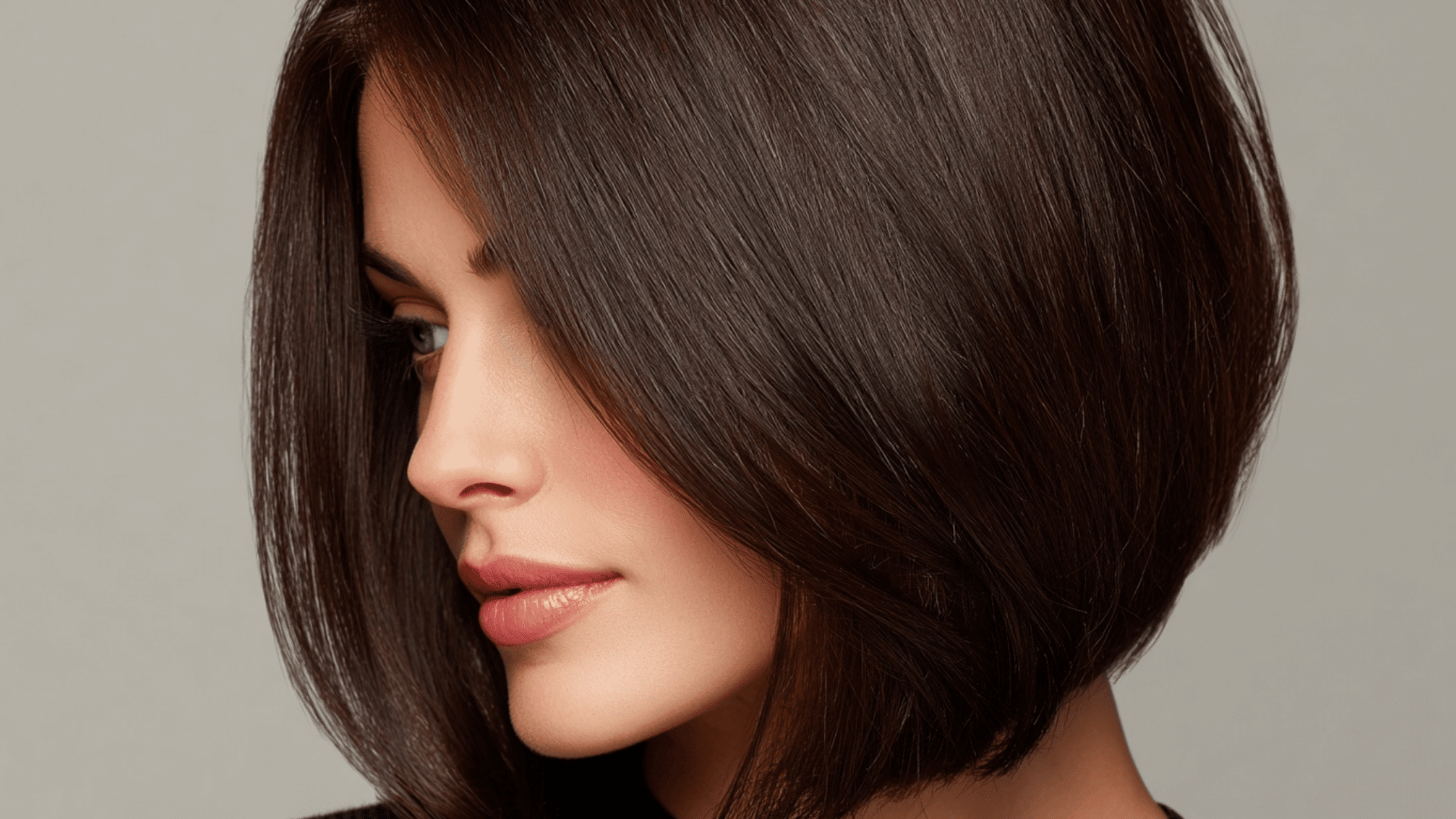 Angled Lob with Front Face-Framing Strands