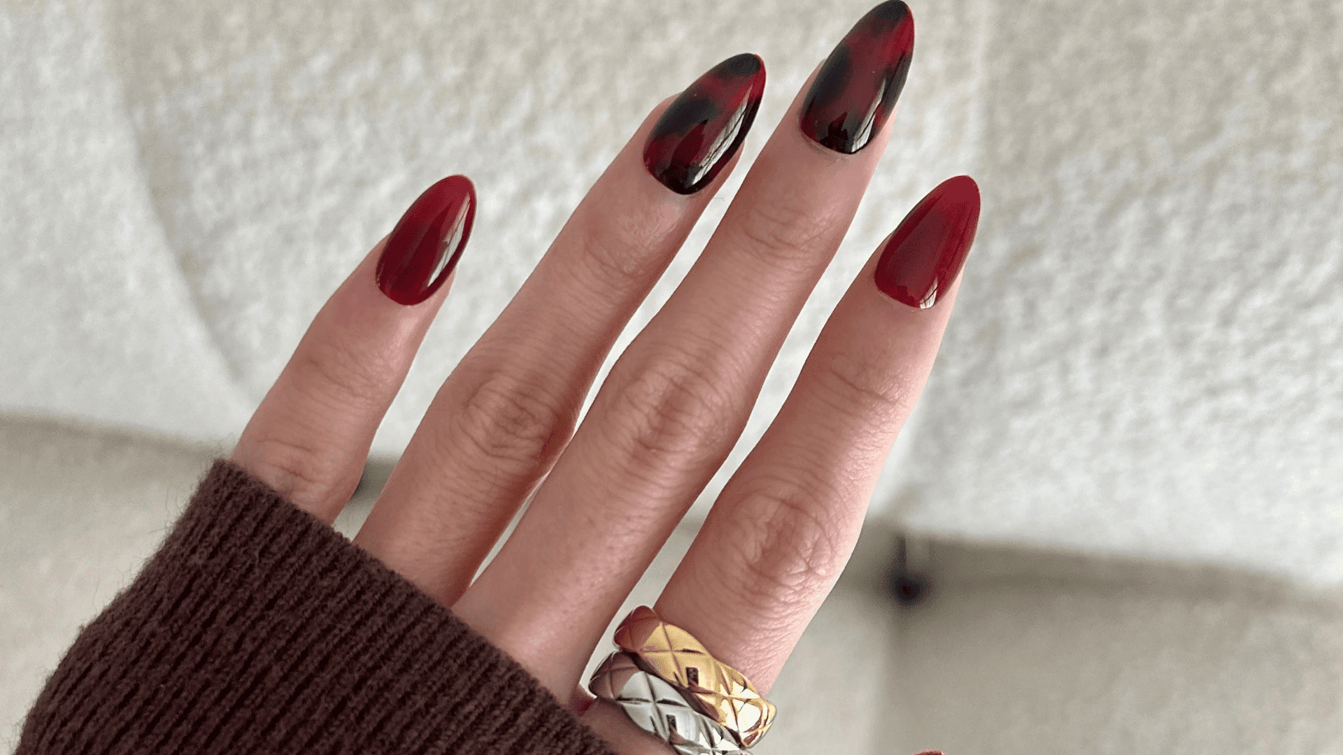 Red Tortoiseshell-nails