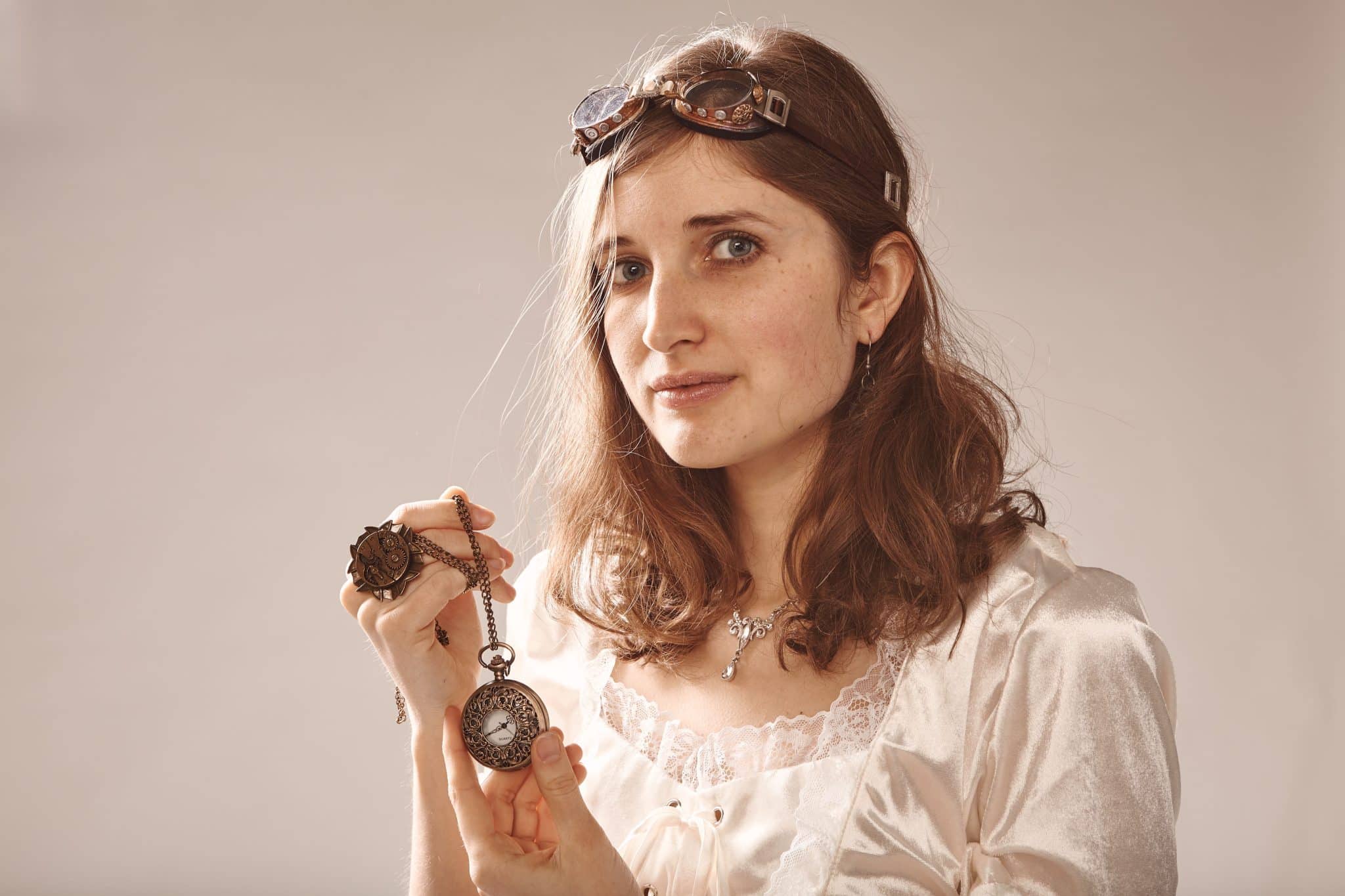 How to Incorporate Steampunk into Everyday Fashion